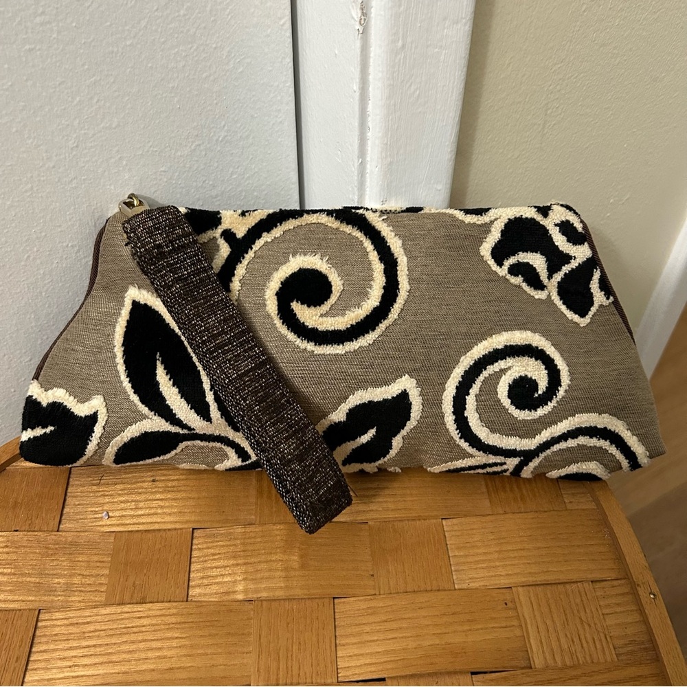 Offhand Designs: Stylish Black and Tan Clutch
